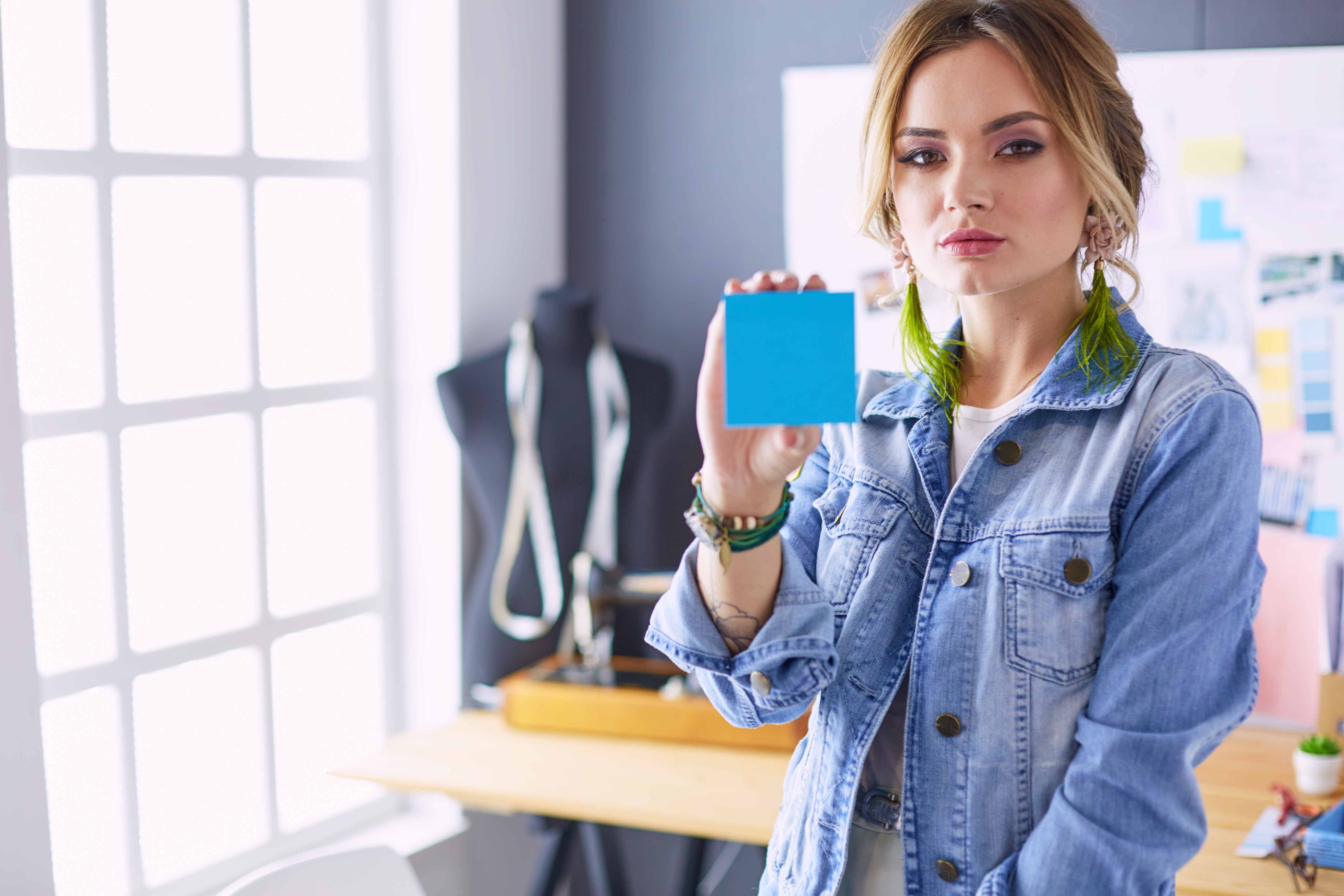 Работа с карточками товаров и рейтингами